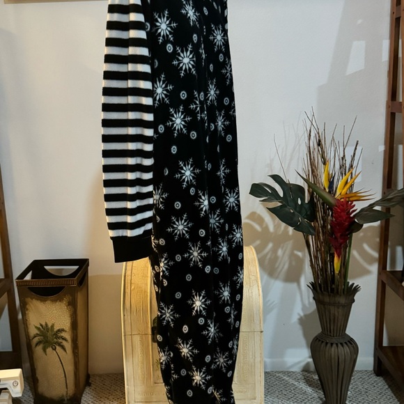 Just Love Holiday Penguin Adult Women's Long Sleeve Bodysuit Pajamas Small Black - Picture 5 of 9